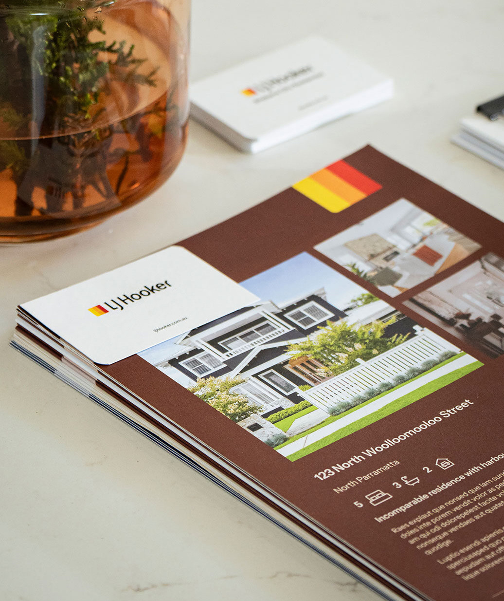 ImageCard_BusinessCardWBrochure
